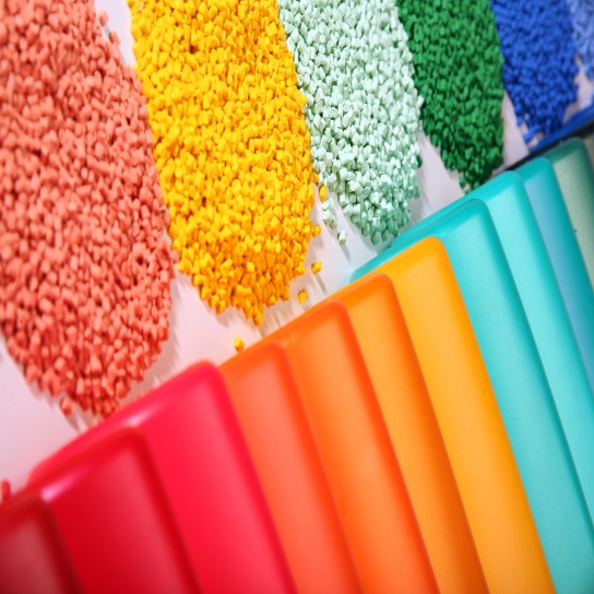 Plastics colored objects